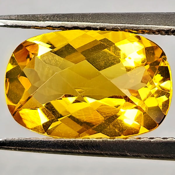 Natural Yellow Citrine Gemstones 2.33 Ct. Cushion Checkerboard Cut 11.1 x 7.3 Mm.: Product ID: 801815148 Product Name: Natural Citrine Weight: 2.33 CT. Size: 11.1 x 7.3 x 5.1 MM. Shape: Cushion Checkerboard Cut Color: Yellow Clarity:VVS - VSI Luster: Good Gems Origin: Brazil Treatme