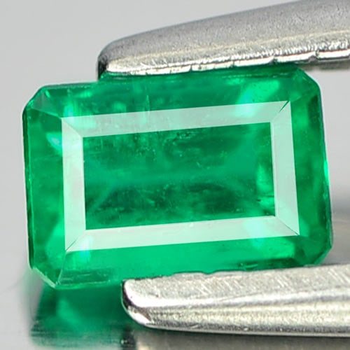 Natural Green Emerald Gemstones 0.25 Ct. Octagon Shape 4.5 x 3 Mm.: Product ID: 802401195 Product Name: Natural Emerald Weight: 0.25 CT. Size: 4.5 x 3 x 2.5 MM. Shape: Octagon Color: Green Clarity:VSI Luster: Good Gems Origin: Columbia Treatment: Unheated Crystal Stru