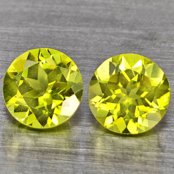 Natural Green Peridot Gemstones 1.15 Ct. 2 Pcs. Round Shape 5.2 Mm.: Product ID: 805317659 Product Name: Natural Weight: 1.15 CT. Size: 5.2 x 5.2 x 3.2 MM. Shape: Round Shape Color: Green Clarity:VSI Luster: Good Gems Origin: Pakistan Treatment: Unheated Crystal Struct