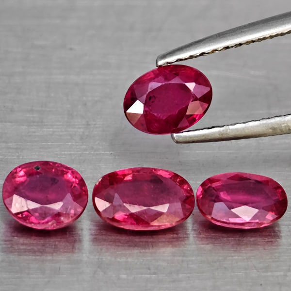 Natural Pinkish Red Ruby Gemstones 3.16 Ct. 4 Pcs. Oval Shape: Product ID: 805935954 Product Name: Natural Ruby Weight: 3.16 CT. Size: 7.2 x 4.7 x 2.8 to 6 x 5.2 x 3.2 MM. Shape: Oval Shape Color: Pinkish Red Clarity:SI1 Luster: Good Gems Origin: Madagascar Treat