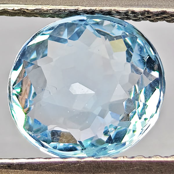 Natural Light Blue Aquamarine Gemstones 1.80 Ct. Oval Shape 8 x 7.5 Mm.: Product ID: 800812390 Product Name: Natural Aquamarine Weight: 1.80 CT. Size: 8 x 7.5 x 4.7 MM. Shape: Oval Shape Color: Light Blue Clarity:VSI - SI1 Luster: Good Gems Origin: Brazil Treatment: Unheat