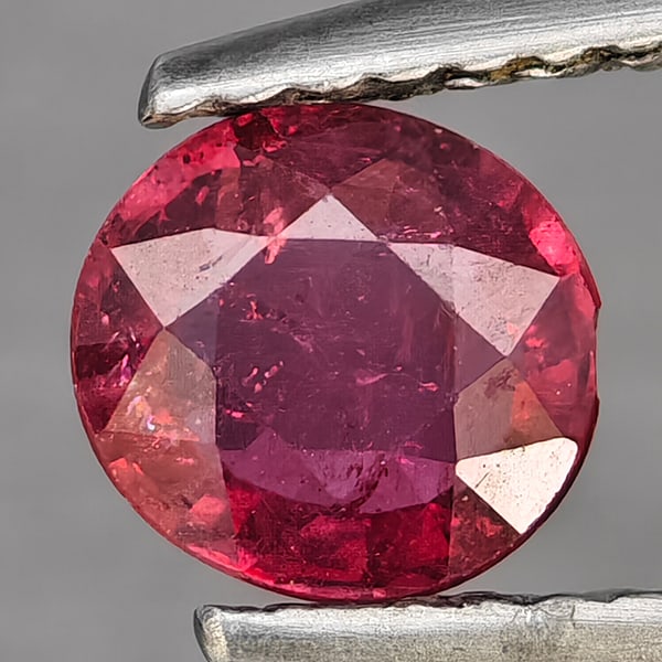 Natural Pinkish Red Ruby Gemstones 0.73 Ct. Round Shape 5.9 Mm. (1 of 3)