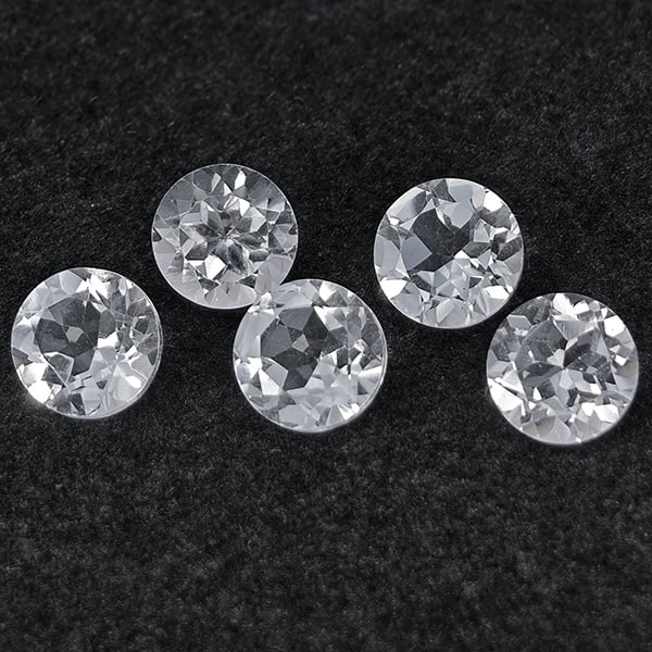 Natural White Topaz Gemstone 5.01 Ct. 5 Pcs Round Shape 6.1 Mm.: Product ID: 807168805 Product Name: Natural Topaz Weight: 5.01 CT. Size: 6.1 x 6.1 x 3.5 MM. Shape: Round Color: White Clarity:VSI Luster: Good Gems Origin: Brazil Treatment: Unheated Crystal Structur