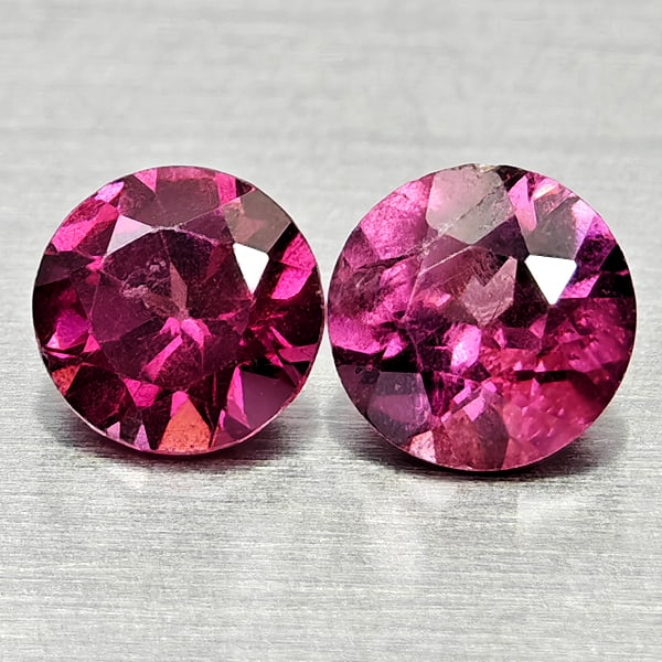 Natural Purplish Pink Rhodolite Garnet Gemstones 0.79 Ct. 2 Pcs. Round Shape 4.6 Mm.: Product ID: 802936859 Product Name: Natural Rhodolite Weight: 0.79 CT. Size: 4.6 x 4.6 x 2.8 MM. Shape: Round Color: Purplish Pink Clarity:VSI Luster: Good Gems Origin: Madagascar Treatment: Unheated 