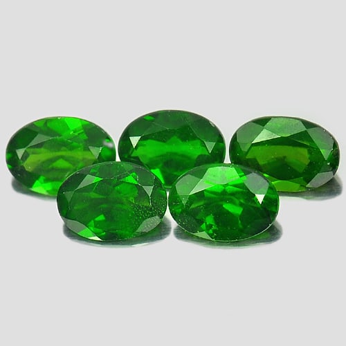 Nutural Green Chrome Diopside Gemstones 4.13 Ct. 5 Pcs. Oval Shape 7 x 5.2 Mm.: Product ID: 801604487 Product Name: Natural Chrome Diopside Weight: 4.13 CT. Size: 7 x 5.2 x 2.8 MM. Shape: Oval Color: Green Clarity:VSI Luster: Good Gems Origin: Russia Treatment: Unheated Crystal S
