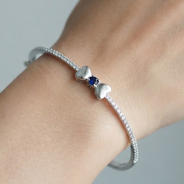925 Sterling Silver Bangle Jewelry White Gold Plated Diameter 59 Mm. 7.82 Grams: Product ID: 280550062 Product Name: Natural Fashion Jewelry Weight: 7.82 CT. Size: 64 / 59 Mm. MM. Shape: Bangle Color: Silver Clarity:None Luster: None Gems Origin: Thailand Treatment: None Crystal S