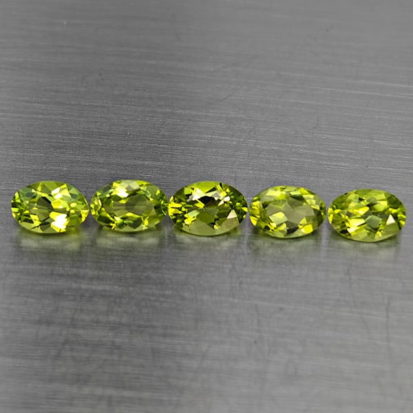 Natural Green Peridot Gemstones 2.82 Ct. 5 Pcs. Oval Shape 6.3 x 4.3 Mm.: Product ID: 805317758 Product Name: Natural Peridot Weight: 2.82 CT. Size: 6.3 x 4.3 x 3.4 MM. Shape: Oval Shape Color: Green Clarity:VSI Luster: Good Gems Origin: Pakistan Treatment: Unheated Crystal