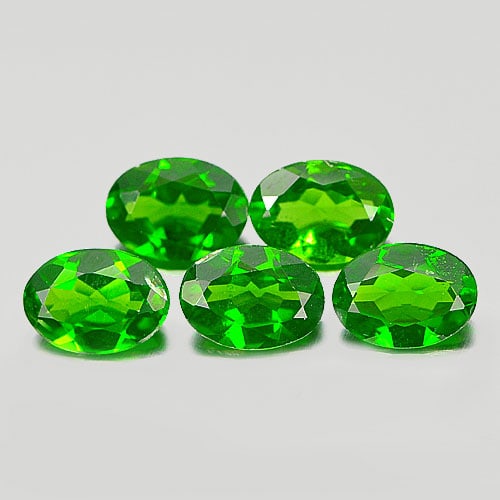 Natural Chrome Diopside Gemstones 3.88 Ct. 5 Pcs. Oval Shape 7 x 5 Mm.: Product ID: 801604659 Product Name: Natural Chrome Diopside Weight: 3.88 CT. Size: 7 x 5 x 2.8 MM. Shape: Oval Color: Green Clarity:VSI Luster: Good Gems Origin: Russia Treatment: Unheated Crystal Str