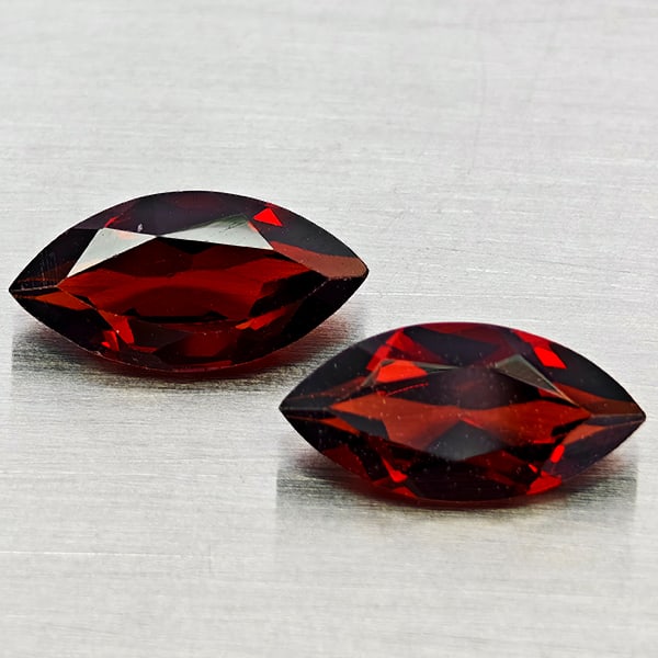 Natural Orangish Red Garnet Gemstones 2.55 Ct. 2 Pcs. Marquise Shape 5.1 x 10 Mm.: Product ID: 802936961 Product Name: Natural Garnet Weight: 2.55 CT. Size: 5.1 x 10 x 2.5 MM. Shape: Marquise Shape Color: Orangish Red Clarity:VVS - VSI Luster: Good Gems Origin: Tanzania Treatment: U