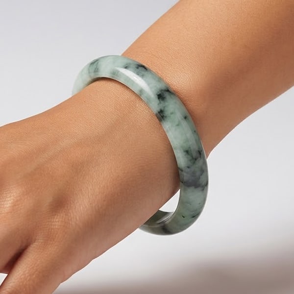 Natural Green Jade Gemstone 359.82 Ct. Bangle Diameter 77 x 61 Mm. (1 of 3)