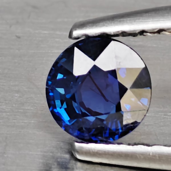 Natural Blue Sapphire Gemstones 0.58 Ct. Round Shape 4.7 Mm.: Product ID: 806130556 Product Name: Natural Blue Sapphire Weight: 0.58 CT. Size: 4.7 x 4.7 x 3 MM. Shape: Round Shape Color: Blue Clarity:VVS - VSI Luster: Good Gems Origin: Madagascar Treatment: Norm