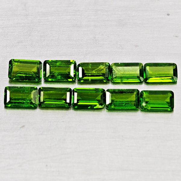 Natural Green Chrome Diopside Gemstones 2.79 Ct. 10 Pcs Octagon Shape 5.2 x 3 Mm.: Product ID: 801608232 Product Name: Natural Chrome Diopside Weight: 2.79 CT. Size: 5.2 x 3 x 1.7 MM. Shape: Octagon Color: Green Clarity:SI1 Luster: Good Gems Origin: Russia Treatment: Unheated Crysta