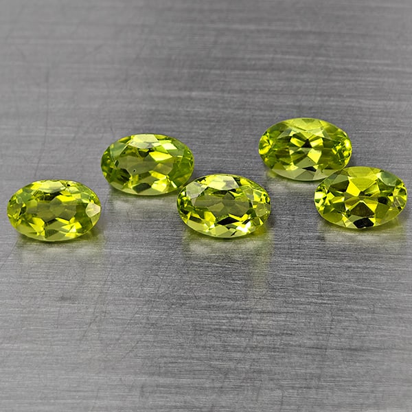 Natural Green Peridot Gemstones 2.94 Ct. 5 Pcs Oval Shape 6.1 x 4.1 Mm.: Product ID: 805317707 Product Name: Natural Peridot Weight: 2.94 CT. Size: 6.1 x 4.1 x 3.1 MM. Shape: Oval Shape Color: Green Clarity:VSI Luster: Good Gems Origin: Pakistan Treatment: Unheated Crystal