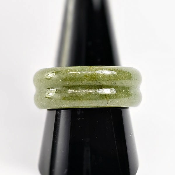 Natural Green Jade Gemstones 31.27 Ct. Round Cabochon Shape Ring Size 9: Product ID: 819815907 Product Name: Natural Gemstones Weight: 31.27 CT. Size: 26 x 19 MM. Shape: Round Color: Green Clarity:Opaque Luster: Good Gems Origin: Thailand Treatment: Unheated Crystal Struct