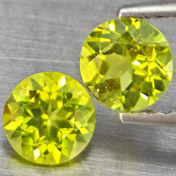 Natural Green Peridot Gemstones 1.59 Ct. 2 Pcs. Round Shape 5 Mm. (1 of 3)