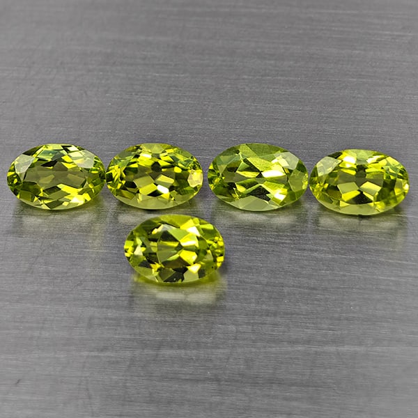 Natural Green Peridot Gemstones 2.96 Ct. 5 Pcs. Oval Shape 6.2 x 4.2 Mm.: Product ID: 805317723 Product Name: Natural Peridot Weight: 2.96 CT. Size: 6.2 x 4.2 x 3.4 MM. Shape: Oval Shape Color: Green Clarity:VSI Luster: Good Gems Origin: Pakistan Treatment: Unheated Crystal