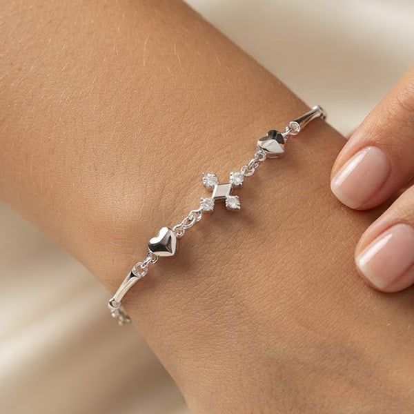 925 Sterling Silver Bracelet Jewelry White Gold Plated 4.20 Grams Length 6.5 Inch.: Product ID: 280560105 Product Name: Natural Fashion Jewelry Weight: 4.20 CT. Size: 6.5 Inch. MM. Shape: Bracelet Color: White Clarity:None Luster: None Gems Origin: Thailand Treatment: None Crystal St