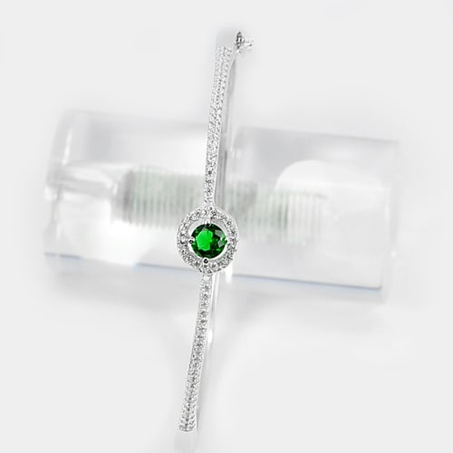 925 Sterling Silver Jewelry Bangle 9.30 Grams Diameter 57 Mm.: Product ID: 280550080 Product Name: Natural Fashion Jewelry Weight: 9.30 CT. Size: 62 / 57 mm. MM. Shape: Bangle Color: Silver Clarity:None Luster: None Gems Origin: Thailand Treatment: None Crystal S
