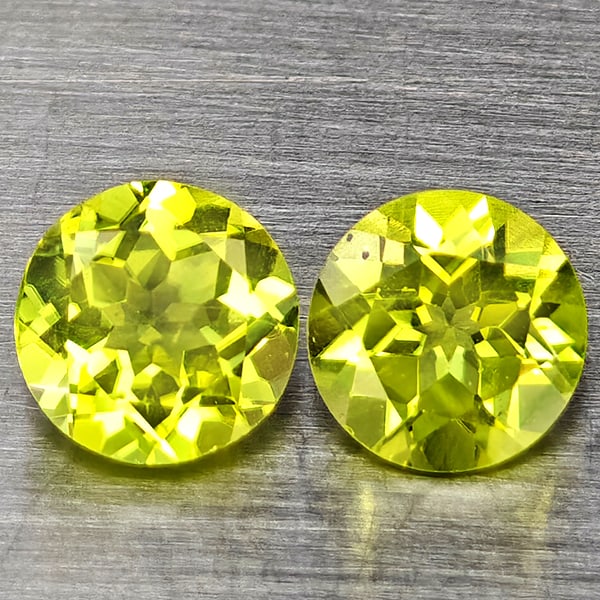 Natural Green Peridot Gemstones 1.22 Ct. 2 Pcs. Round Shape 5.2 Mm.: Product ID: 805317637 Product Name: Natural Peridot Weight: 1.22 CT. Size: 5.2 x 5.2 x 3 MM. Shape: Round Color: Green Clarity:VSI Luster: Good Gems Origin: Pakistan Treatment: Unheated Crystal Struct