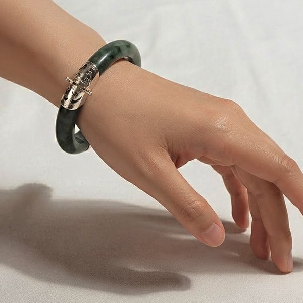Natural Green Jade Gemstones Bangle 425.94 Ct. Round Cabochon Shape With 925 Sterling Silver: Product ID: 819816367 Product Name: Natural Gemstones Weight: 425.94 CT. Size: 60 MM. Shape: Round Cabochon Shape Color: Multi-Color Clarity:Semi - Transparent Luster: None Gems Origin: Thailand Treat