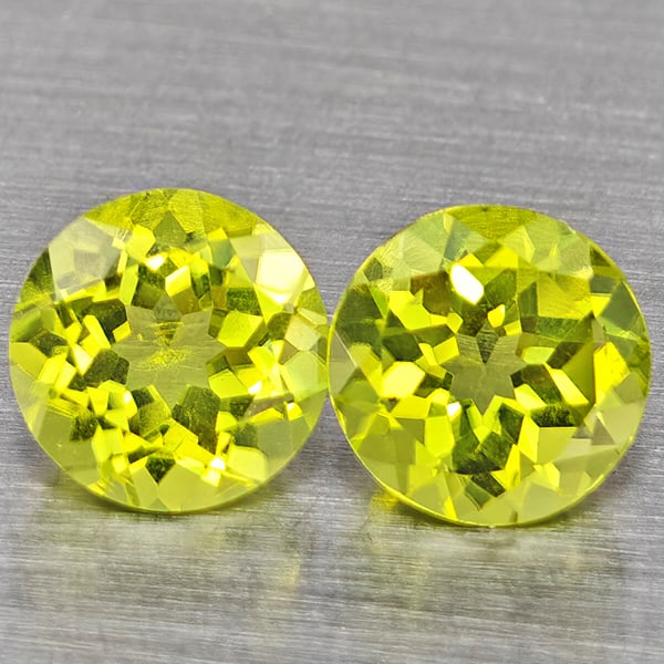 Natural Green Peridot Gemstones 1.12 Ct. 2 Pcs. Round Shape 5.2 Mm.: Product ID: 805317587 Product Name: Natural Peridot Weight: 1.12 CT. Size: 5.2 x 5.2 x 3.2 MM. Shape: Round Color: Green Clarity:VSI Luster: Good Gems Origin: Pakistan Treatment: Unheated Crystal Stru