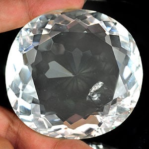 Unheated 662.70 Ct. Oval Natural White Quartz Brazil: Product ID: 805515939 Product Name: Natural Quartz Weight: 660.70 CT. Size: 63 x 61 x 29 MM. Shape: Oval Color: White Clarity:VSI Luster: Good Gems Origin: Brazil Treatment: Unheated Crystal Structure