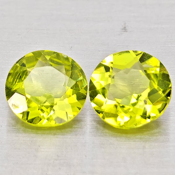 Natural Green Peridot Gemstones 1.51 Ct. 2 Pcs Round Shape 6 Mm.: Product ID: 805317453 Product Name: Natural Rhodolite Weight: 1.51 CT. Size: 6 x 6 x 3.2 MM. Shape: Round Color: Green Clarity:VSI Luster: Good Gems Origin: Pakistan Treatment: Unheated Crystal Struct