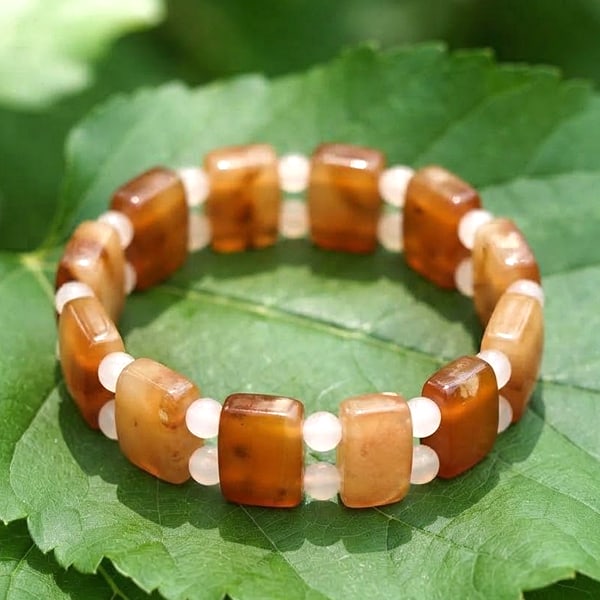 Natural Honey and White Jade Gemstones 232.88 Ct. Beads Flexibility Bracelet and Mixed Shape (1 of 3)