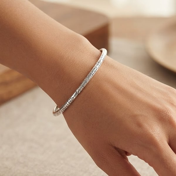 700 Sterling Silver Bangle Jewelry Diameter 61 Mm. 19.60 Grams: Product ID: 201100205 Product Type: 925 Sterling Silver Fine Jewelry Jewelry Weight: 19.60 Grams. Gemstones Color: White Metal: Solid Silver 92.5%. Gemstone Detail: Center: Bangle Size 69 / 61 / 4.3 M