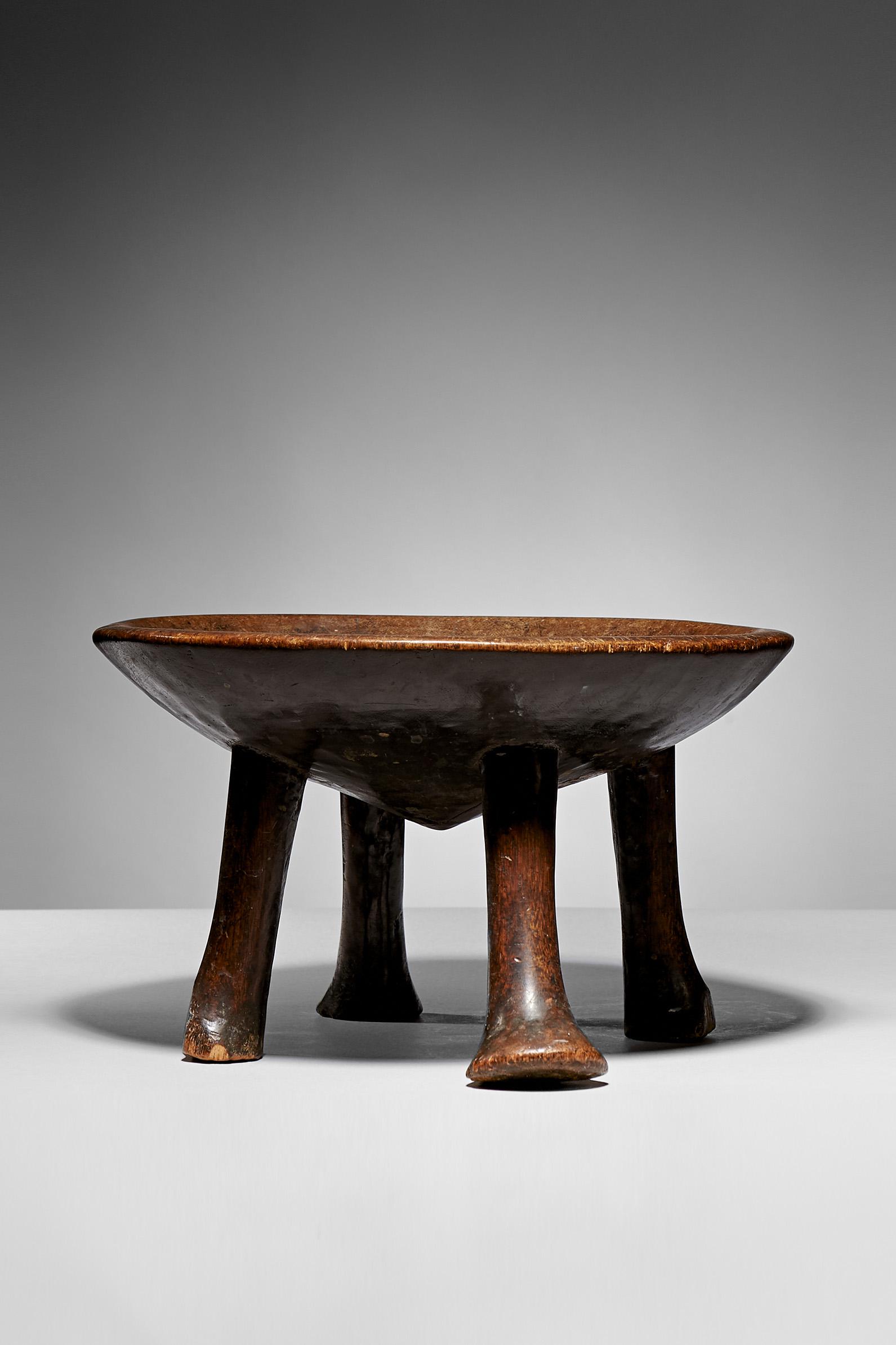 Luo Stool: Wood 19 x 31 cm Ø Kenya Provenance Important private collection, Belgium