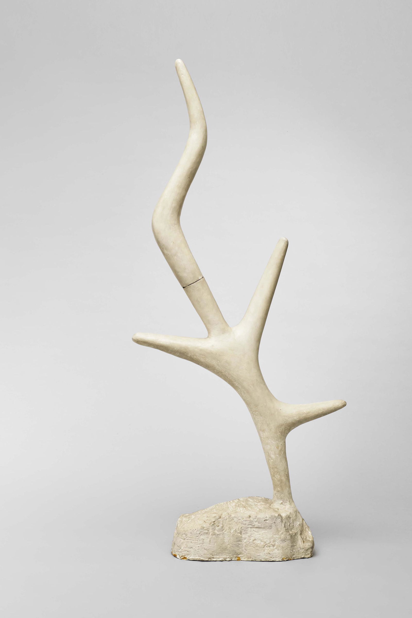 Maurice Carlier (Belgian, 1894 - 1976): Untitled - 1950-1960 Plaster 156 x 70 x 46 cm Provenance: Private collection, Antwerp Exhibited: Maurice Carlier. Licht in Beweging, FelixArt Museum, Drogenbos, 4 October 2009 - 31 January 2010, ill.