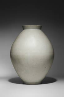 Dal Hangari: Full Moon Jar Korea, early 20th c. Porcelain, 39 cm Provenance: Didier Delville Oriental Art, Brussels (acquired in Fukuoka, Japan) This traditional type of jar is named after its round shape and whit