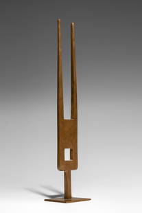 Jacques Moeschal (Belgian, 1913?2004): Signe Brass, 41,5 cm Initialed on the base Provenance: Private collection, Antwerp Small-scaled version of a sculpture Moeschal made for the Belgian collector Louis Bogarts.