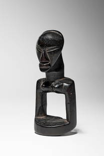 Uruwa Friction Oracle - Katatora: D.R. Congo, late 19th c Wood, 9,5 cm Provenance: Commandant Kabwe (1990s) Marc Léo Félix, Brussels Private collection, Belgium Exhibited: Congo Gallery, Brussels, Congo Women, 2013