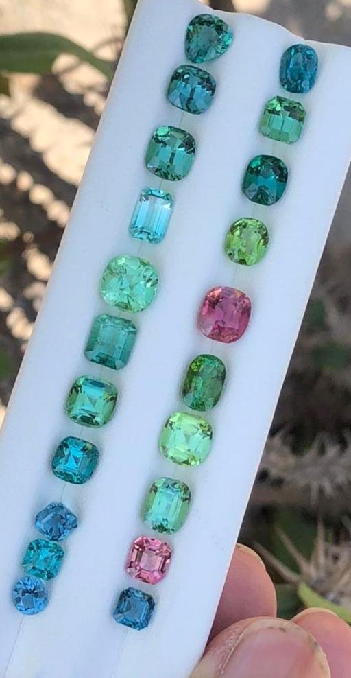 25.5 Carats Beautiful Tourmaline Gemstone Lot (1 of 7)