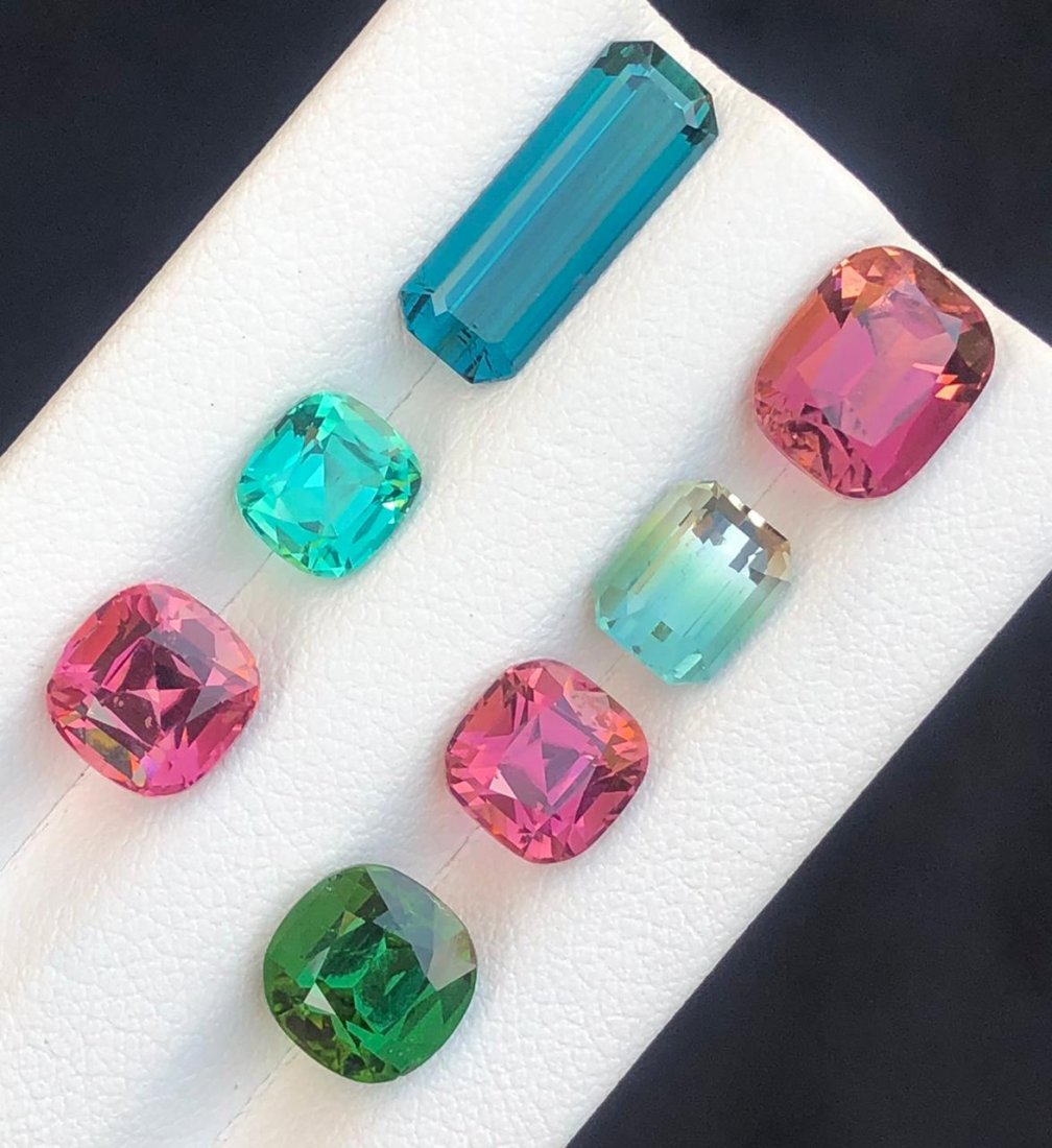 14 Carats Beautiful Tourmaline Gemstone Lot (1 of 8)