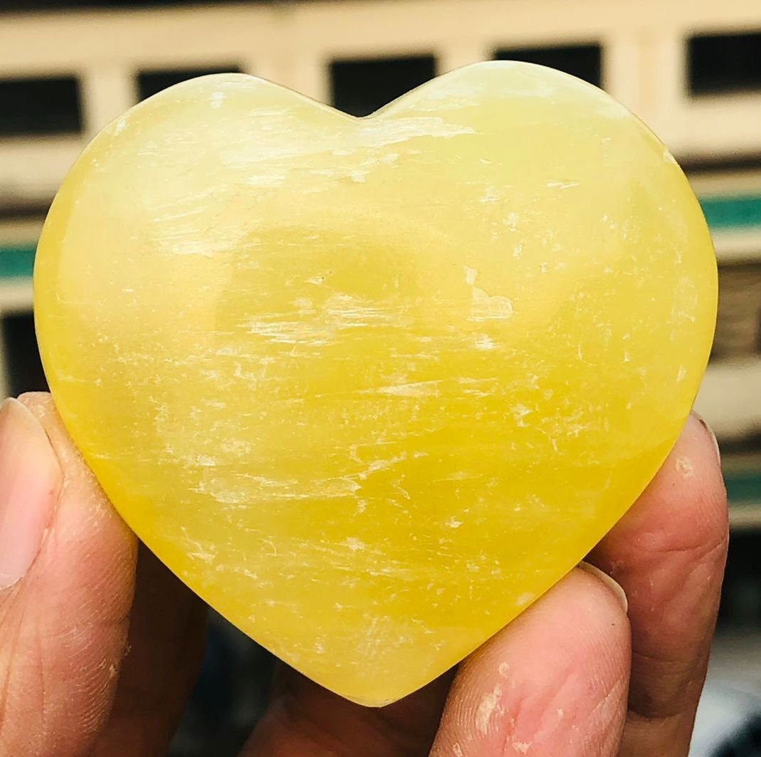 131 Grams Beautiful Lemon Carlcite Carving Heart: Stone Name: Lemon Caclite, Weight: 131 Grams,,Origin: Afghanistan, Shipping to world Wide by DHL, FEDEX, UPS, Global