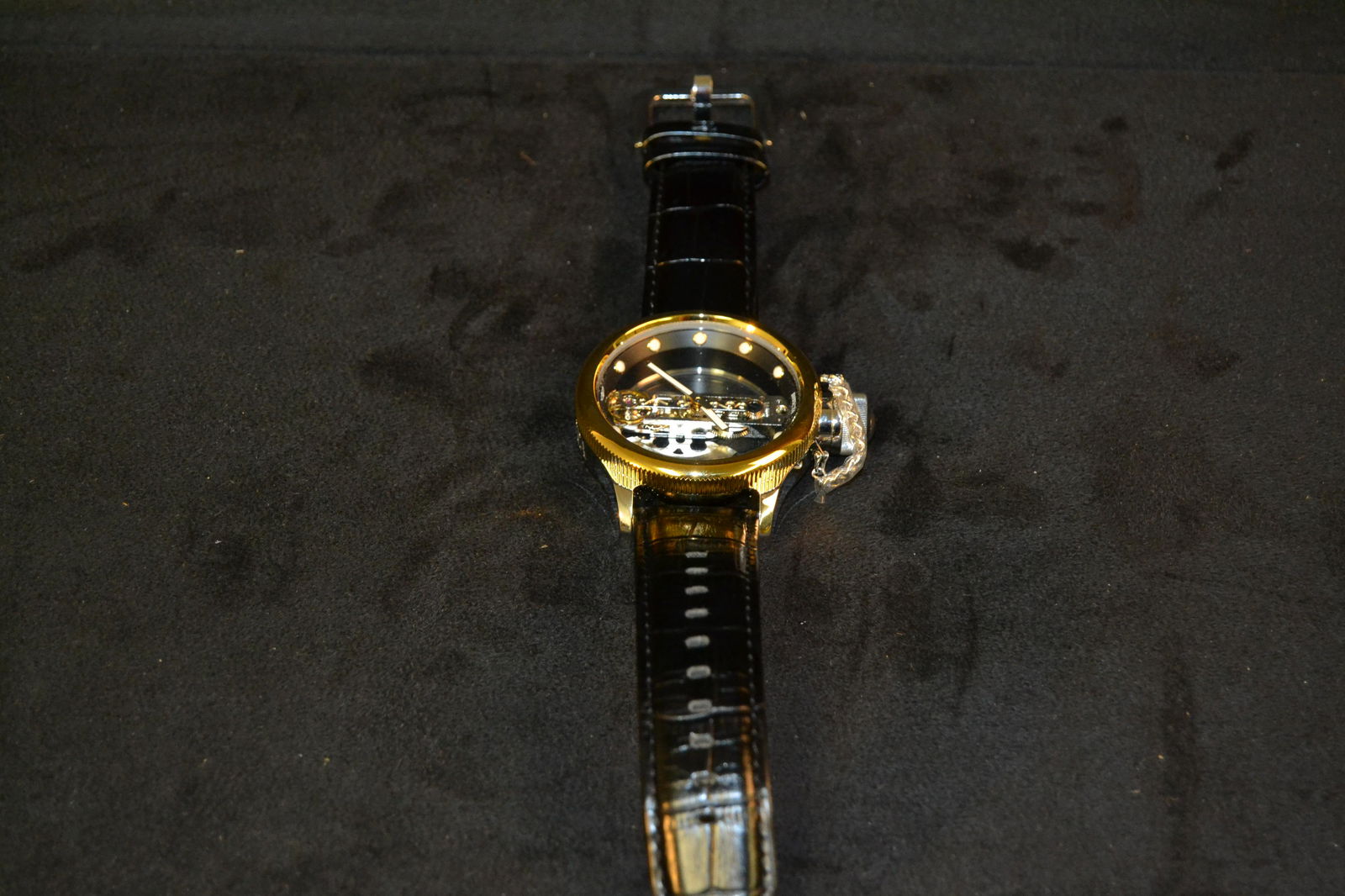 Invicta Russian Diver Stainless Men's Watch Model 14213: Invicta model 14213 russian diver automatic men's watch, leather band, watch is running, lightly worn, scratch free face