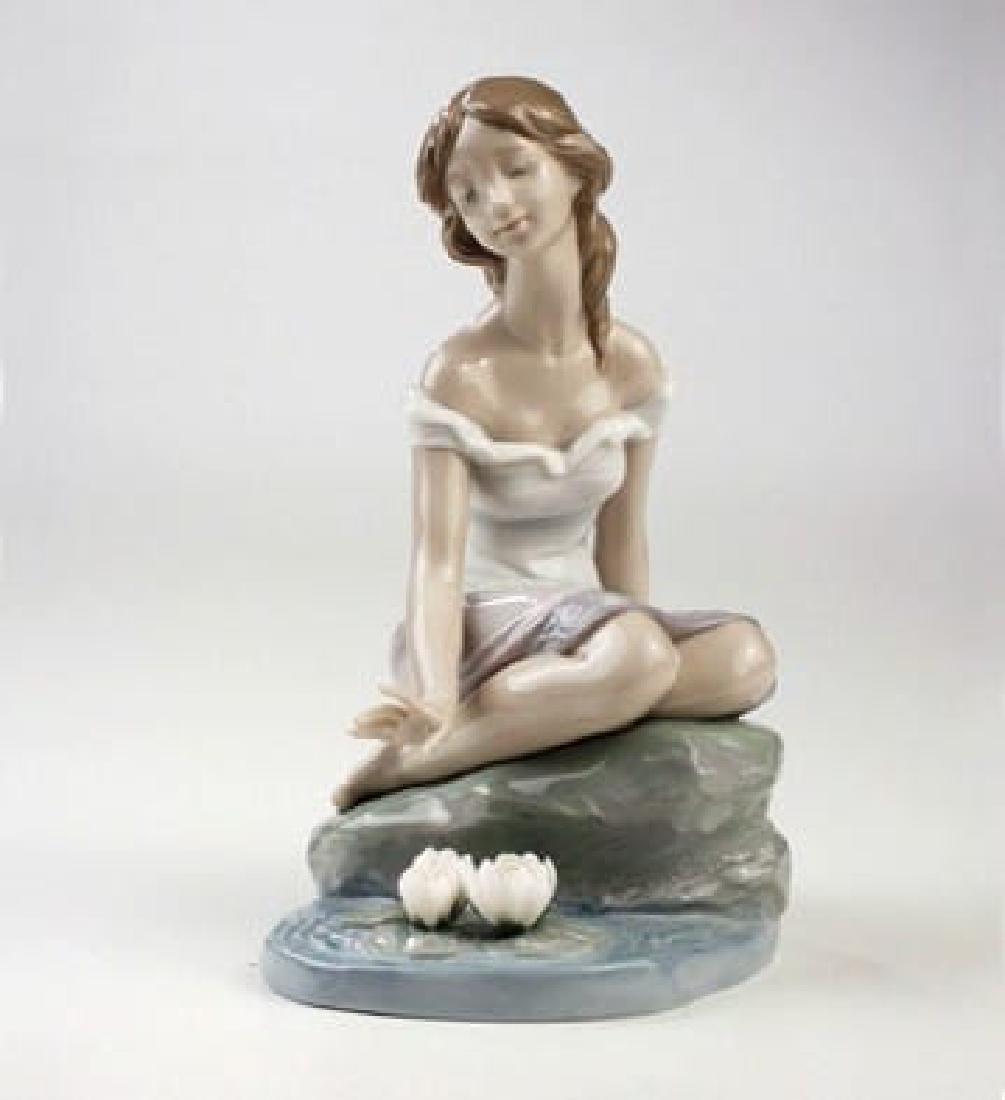 LLADRO "REFLECTION OF HELENA" #7706 (1 of 1)