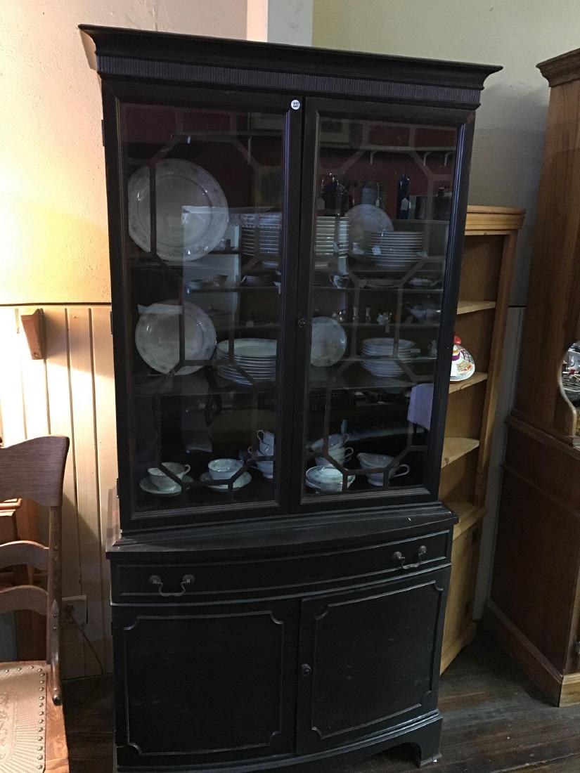 Duncan Phyfe Style China Cabinet. Approx 13"x: Duncan Phyfe Style China Cabinet. Approx 13"x 34"and 72"height