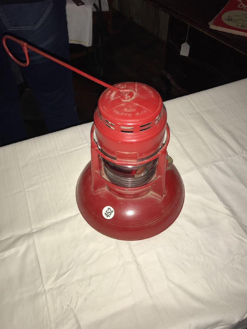 Dietz #40 Traffic Gard Railroad lantern (Filler cap: Dietz #40 Traffic Gard Railroad lantern (Filler cap missing). Approx 8"