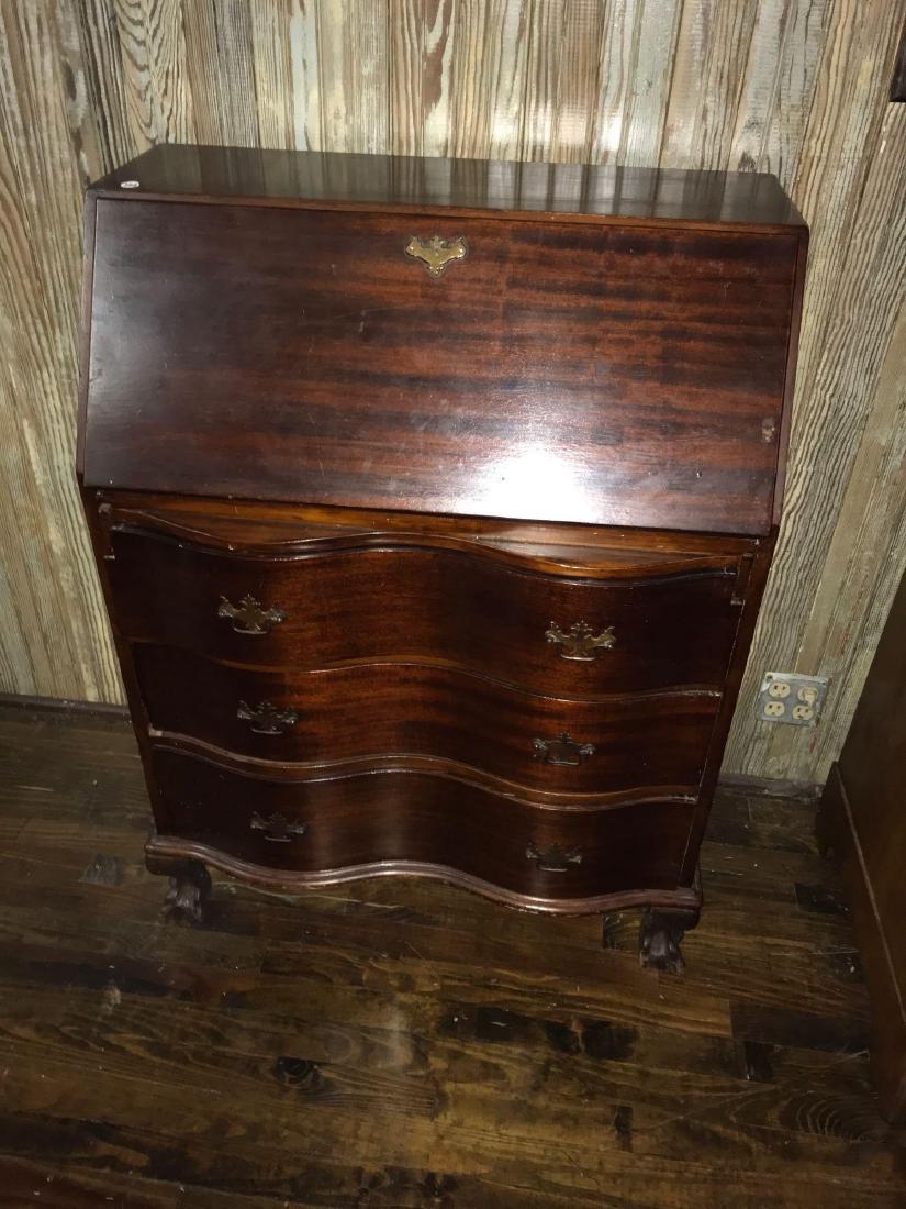 Chippendale ox bow slant front desk (1940s: Chippendale ox bow slant front desk (1940s reproduction)- mahogany. Approx 29 3/4"x 15"x 40"