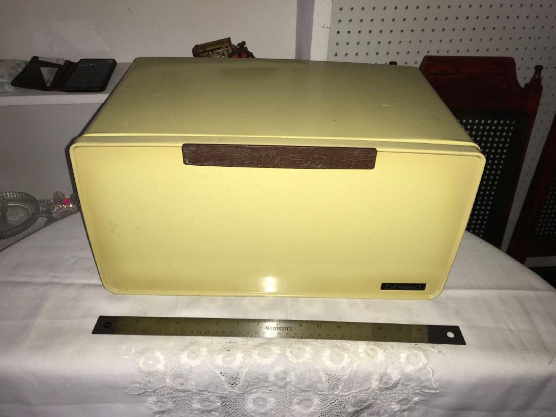 1950s bread box: 1950s bread box
