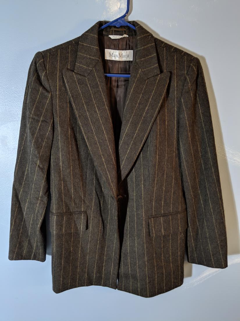 Max Mara Italy Brown Striped Virgin Wool Jacket Size 10: Max Mara Italy Brown Striped Virgin Wool Jacket Size 10 Used 16 shoulder, 18 chest, 22 arm and 20 long Shipping in continental US $10.00 Please ask any questions before bidding Good Luck!