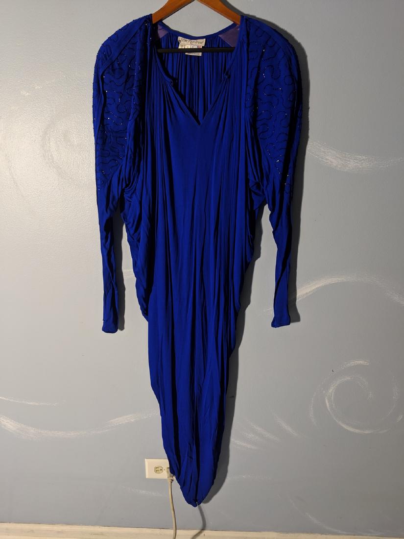 Holt Renfrew England Blue Rayon Evening Dress Size 12: Holt Renfrew England Blue Rayon Evening Dress Size 12 Used 17 should23, 26 chest and 22 arm and 52 long Shipping in continental US $10.00 Please ask any questions before bidding Good Luck!