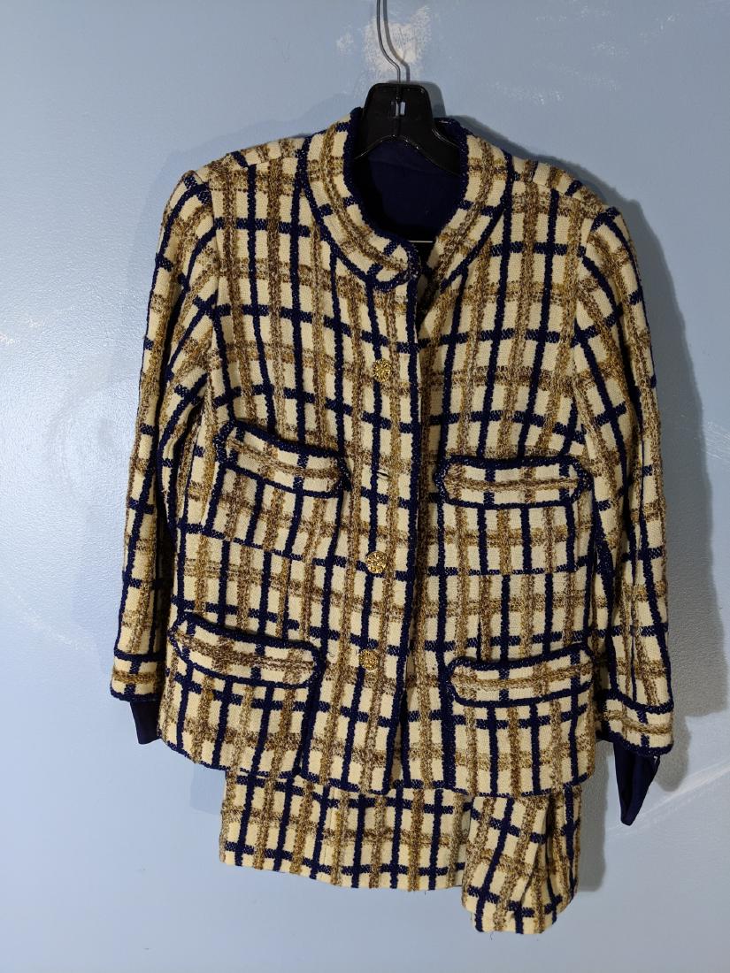 Davidow Heavy Embroidered Coat Vest & Skirt: Davidow Heavy Embroidered Coat Vest & Skirt Used 15 shoulder, 17 chest, 20 sleeve and 28 long. Skirt is 25 long 14 waist Shipping in continental US $10.00 Please ask any questions before bidding Good 