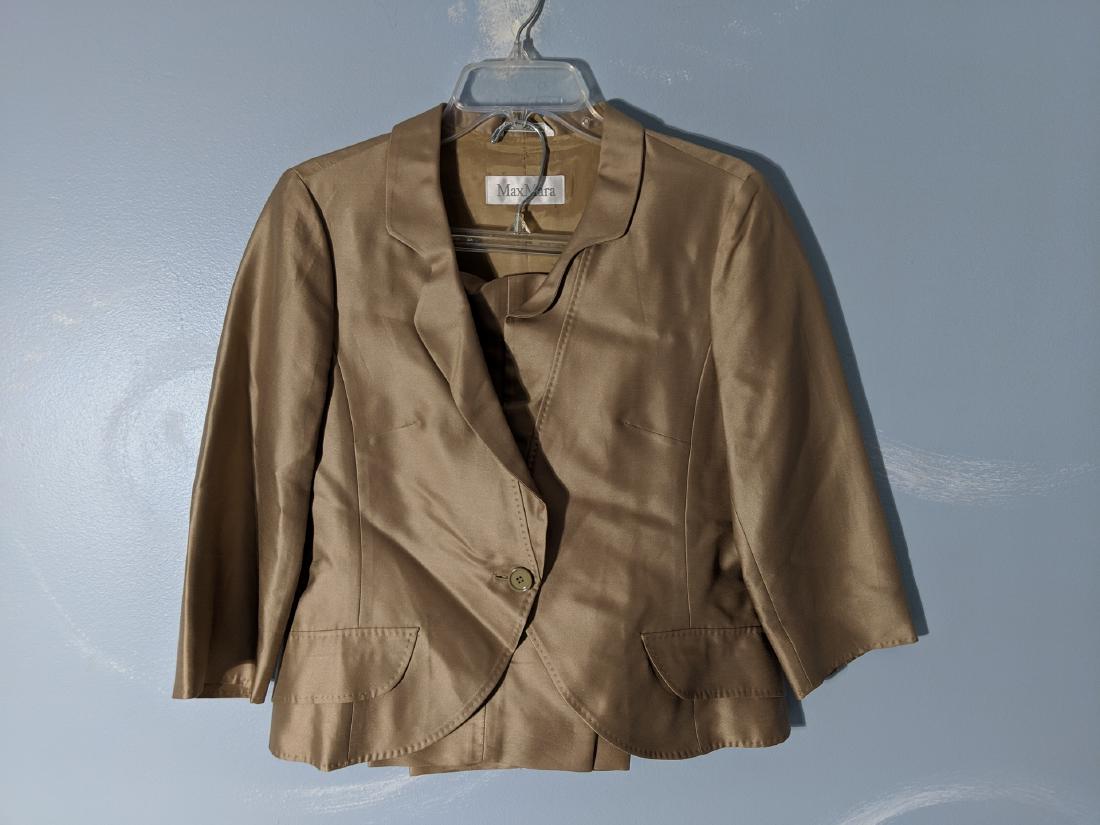 Max Mara Italy Cotton & Silk Brown Dress Jacket & Pants: Max Mara Italy Cotton & Silk Brown Dress Jacket & Pants size 10 Used 16 shoulder, 19 chest, 18 arm, 22 long, pants are 33 long and 13 waist Shipping in continental US $10.00 Please ask any questions b