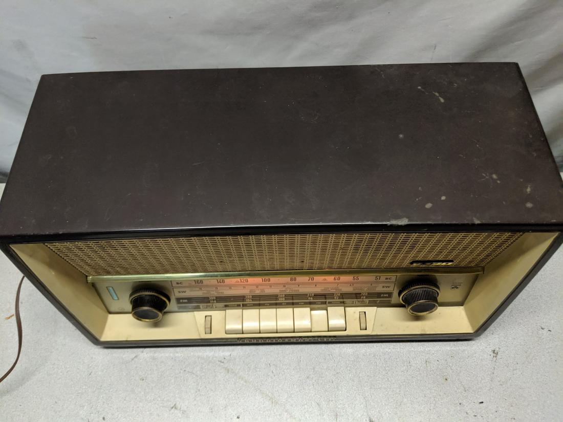 Grundig Majestic West Germany Radio Model 2320 (1 of 9)