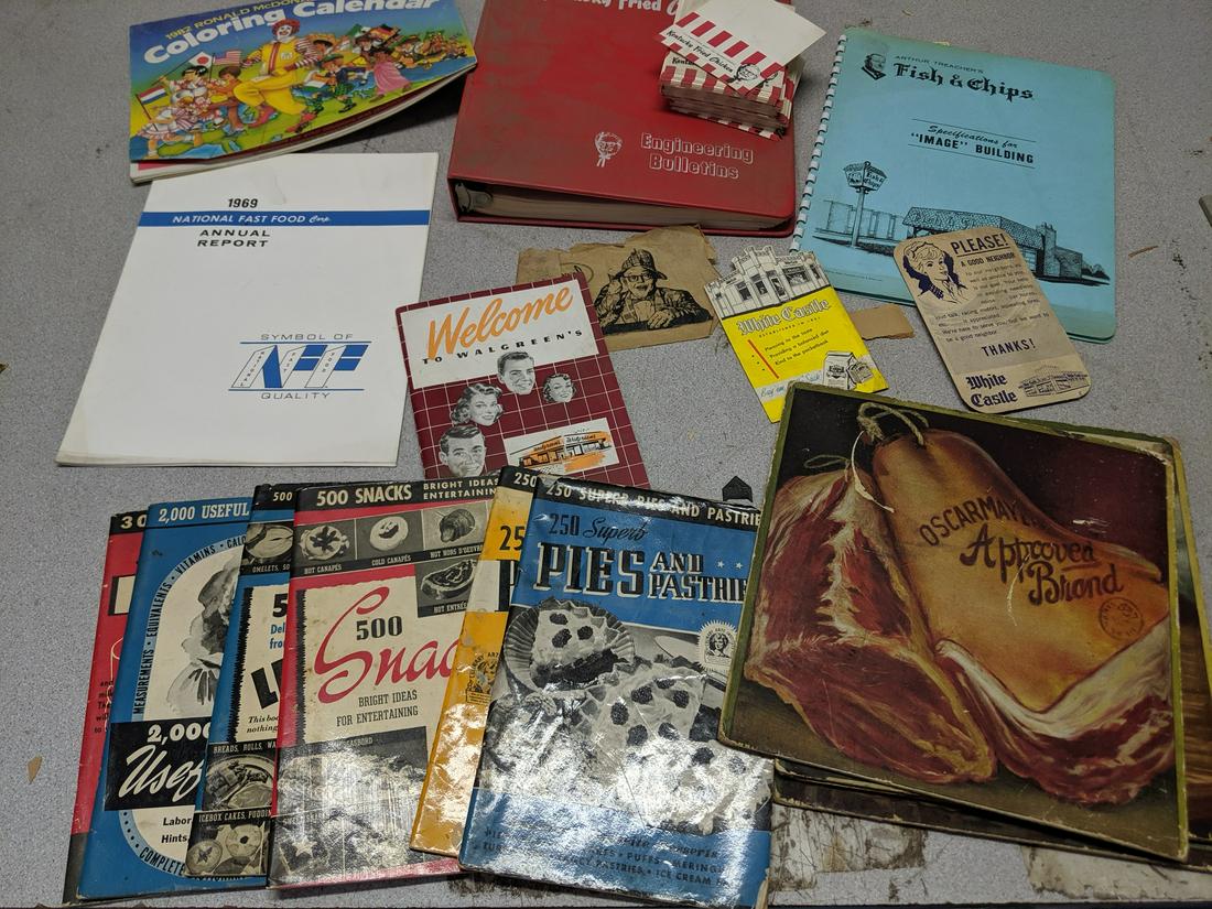 Lot Food Ephemera Fast Food KFC Oscar Meyer McDonalds: Lot Food Ephemera including Oscar Meyer paintings, McDonalds', KFC, McDonalds, Fish & Chips, Recipe books and more Shipping in continental US $17.00 Please ask any questions before bidding Good Luck!
