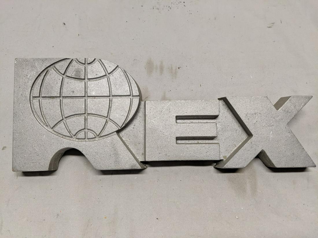Vintage Rex Industries Wisconsin Aluminum Sign: Vintage Rex Industries Wisconsin Aluminum Sign14 1/4 x 5 1/2 Shipping in continental US $15.00 Please ask any questions before bidding Good Luck!
